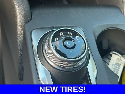 Certified 2024 Ford Escape SE w/ PHEV Premium Package FWD image 15