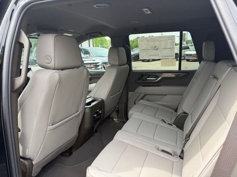 New 2026 GMC Yukon Elevation AWD/4WD image 9