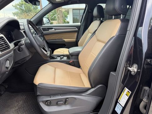 Used 2021 Volkswagen Atlas Cross Sport SEL w/ Cross Sport MDO Package AWD/4WD image 7