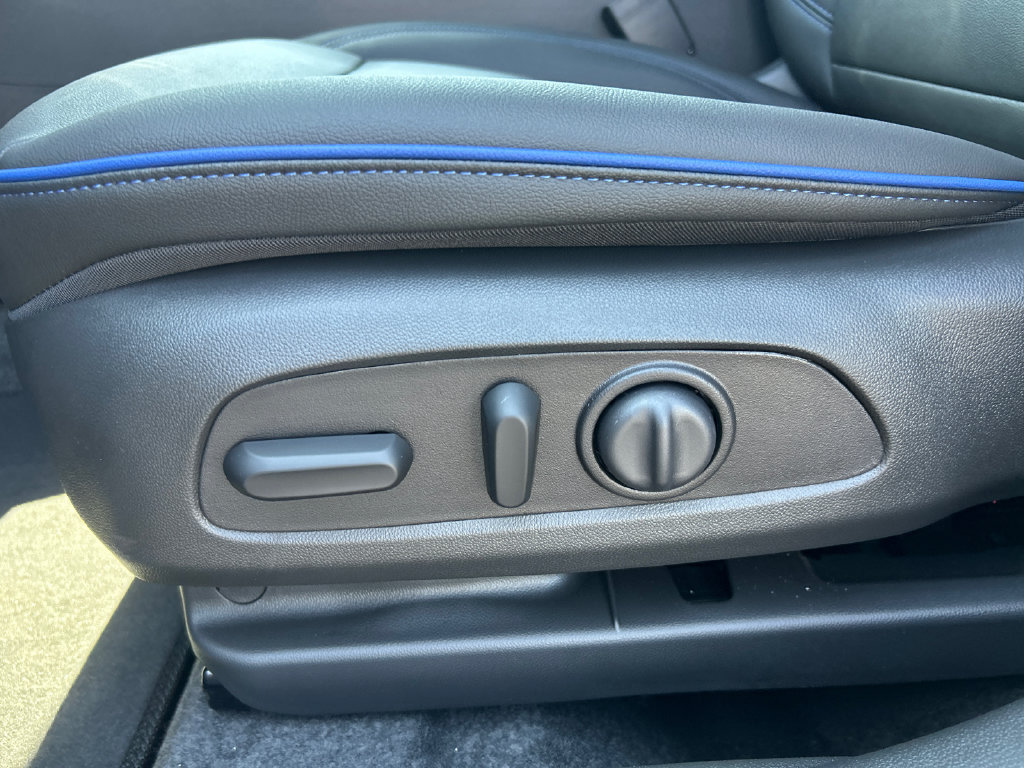 New 2026 Buick Envista Sport Touring w/ Convenience I Package FWD image 17