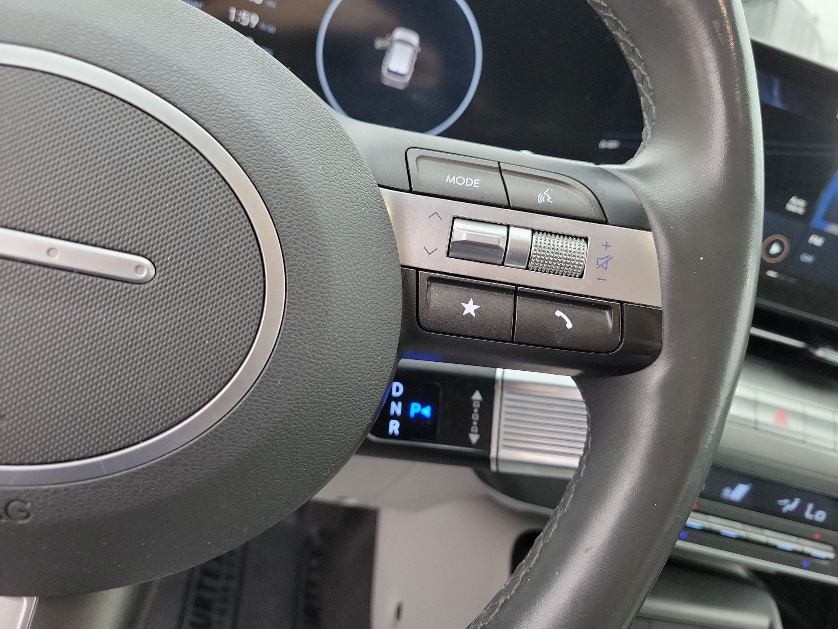 Used 2024 Hyundai Kona Limited FWD image 25