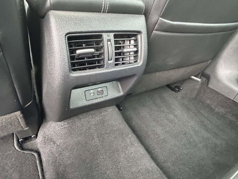 Used 2019 Nissan Altima 2.5 Platinum FWD image 16