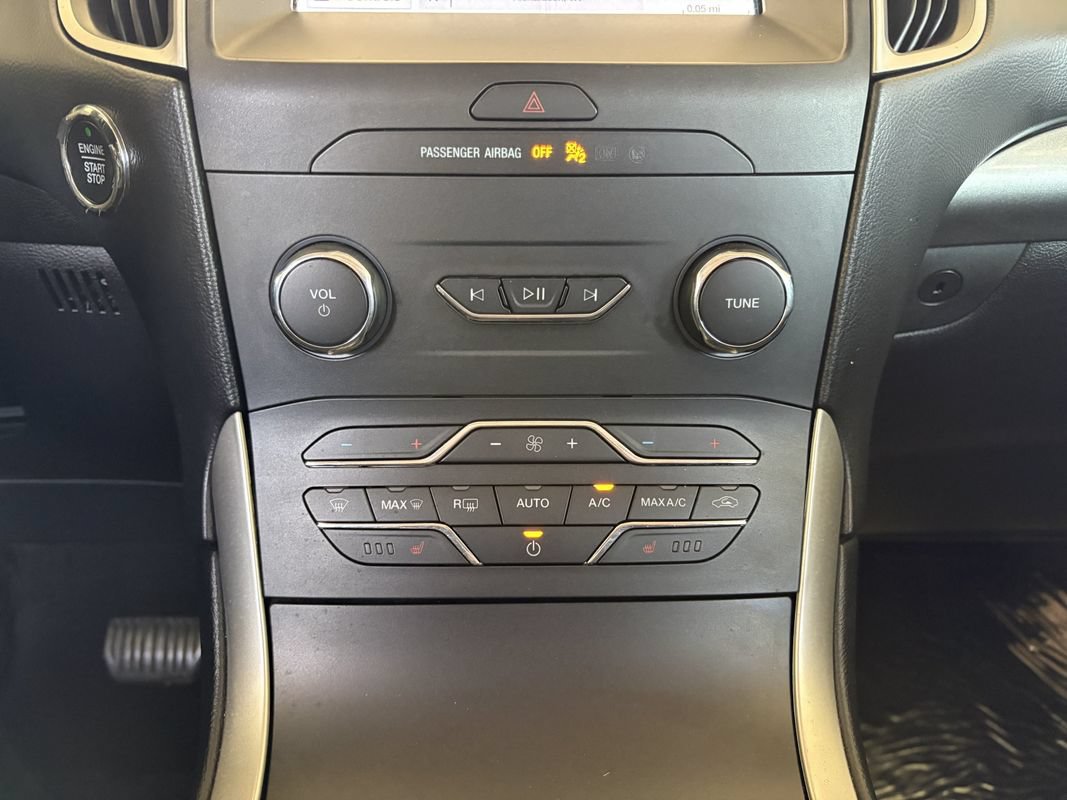Used 2019 Ford Edge SEL w/ Equipment Group 201A FWD image 15