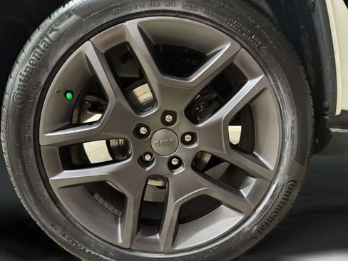 Used 2021 Jeep Renegade Latitude AWD/4WD image 29