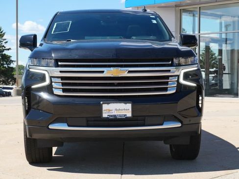 Used 2023 Chevrolet Suburban High Country AWD/4WD image 2