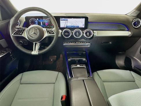 Used 2026 Mercedes-Benz GLB 250 4MATIC image 28