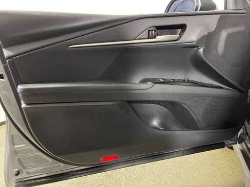 Used 2025 Toyota Camry SE FWD image 17