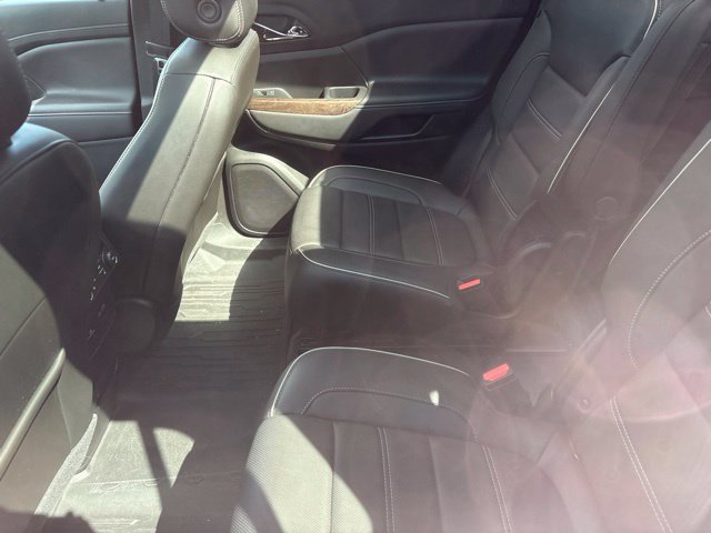 Used 2023 GMC Acadia Denali w/ Denali Ultimate Package FWD image 7