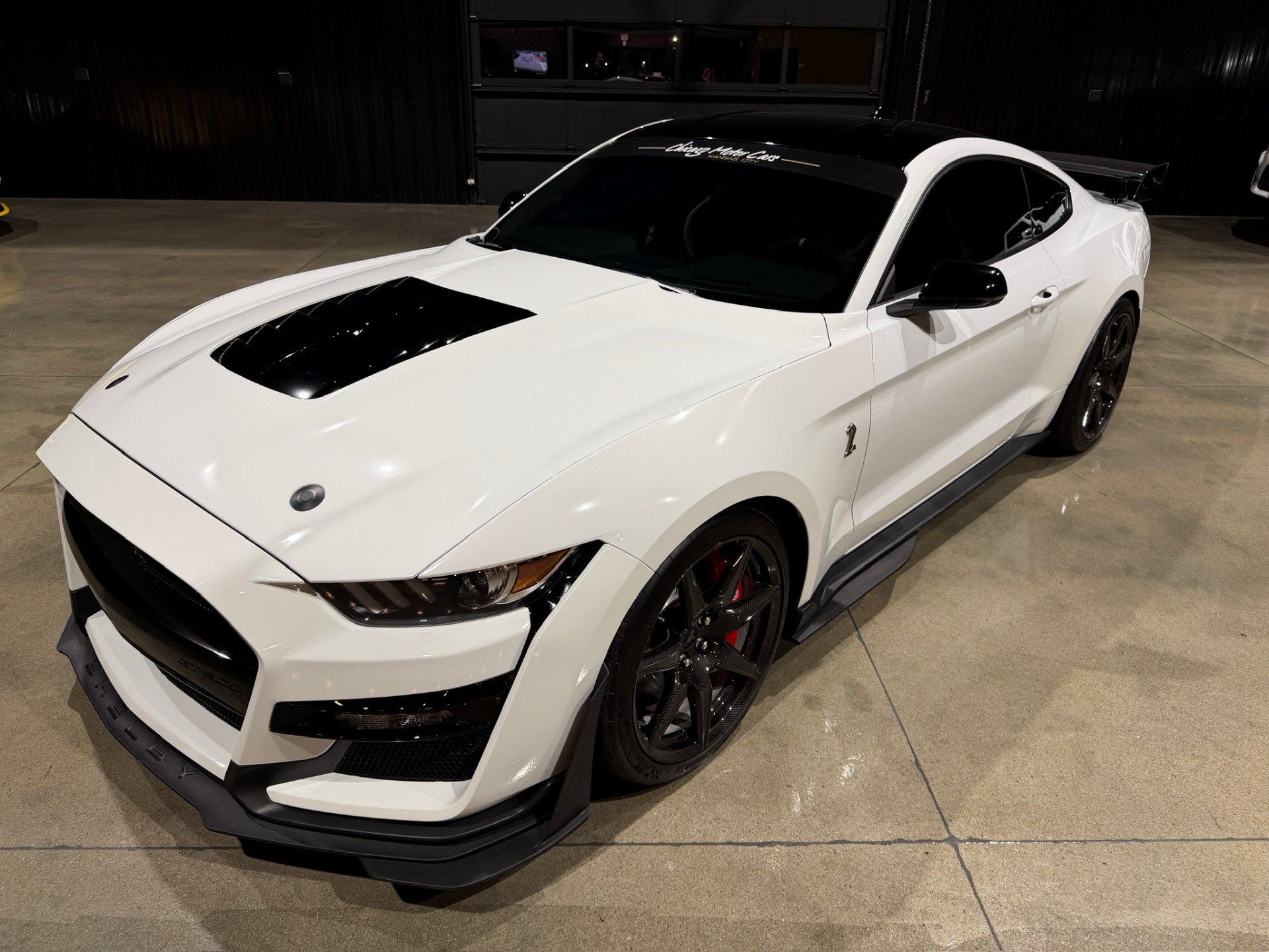 Used 2022 Ford Mustang Shelby GT500 w/ Carbon Fiber Track Pack RWD image 8