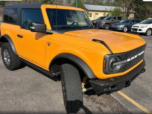 Used 2022 Ford Bronco Badlands image 3