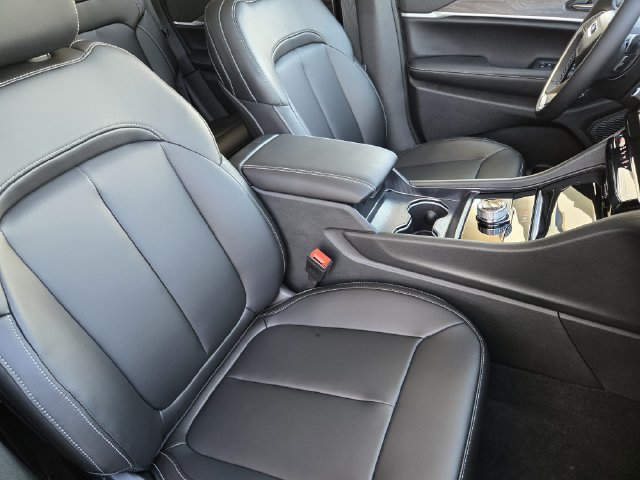 New 2027 Jeep Grand Cherokee Limited RWD image 9