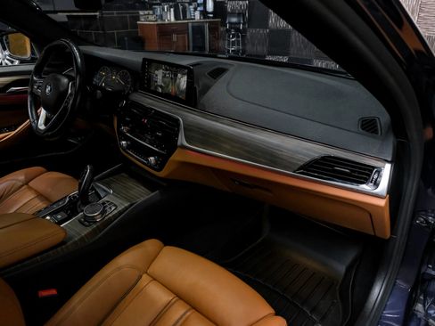 Used 2019 BMW 540i xDrive w/ Premium Package image 14