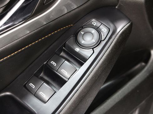 Used 2021 Chevrolet Traverse LT FWD image 7