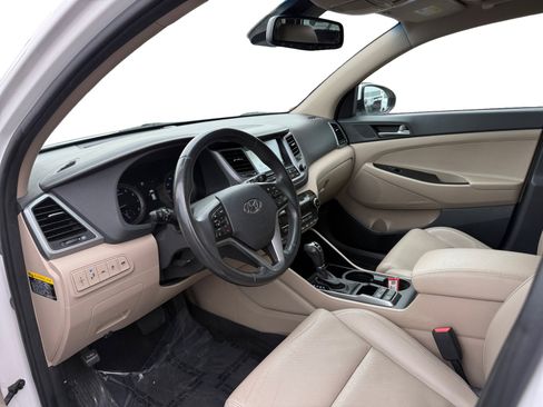 Used 2016 Hyundai Tucson Limited w/ Option Group 03 image 9