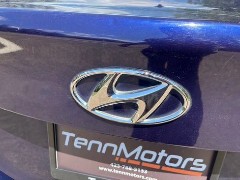 Used 2013 Hyundai Elantra GLS FWD image 43
