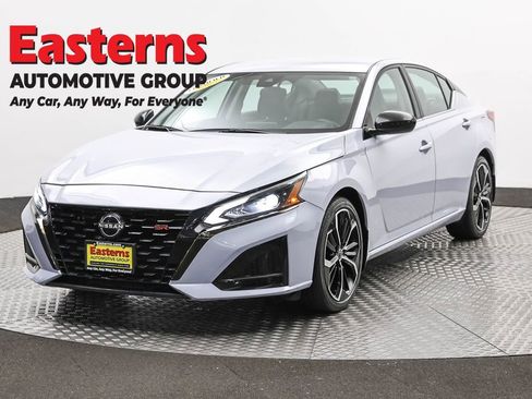 Used 2023 Nissan Altima 2.5 SR FWD image 1