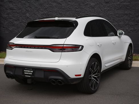 Certified 2026 Porsche Macan AWD/4WD image 7