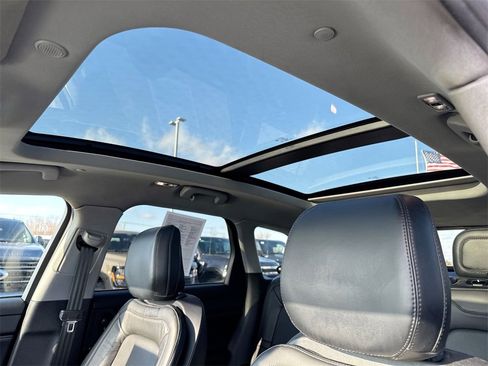 Used 2022 Lincoln Corsair Reserve w/ Equipment Group 201A image 19