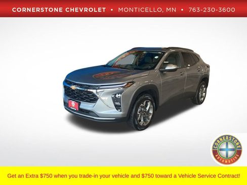 Used 2025 Chevrolet Trax LT w/ LT Convenience Package image 1