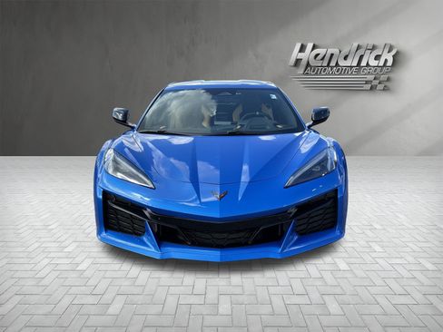Used 2025 Chevrolet Corvette Z06 RWD image 3