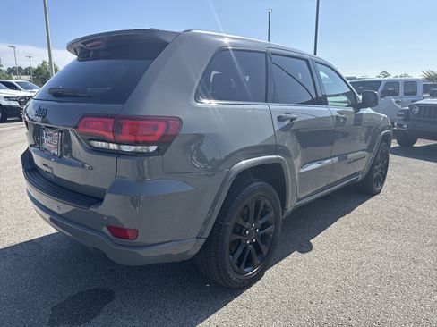 Used 2021 Jeep Grand Cherokee Laredo X AWD/4WD image 7