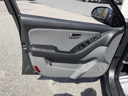 Used 2008 Hyundai Elantra GLS FWD image 18