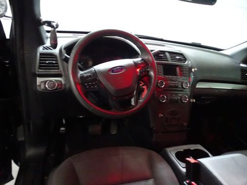 Used 2018 Ford Explorer 4WD Police Interceptor w/ 2-tone Vinyl Package #1 image 4