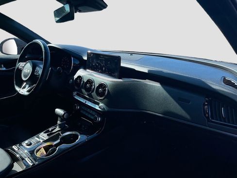 Used 2022 Kia Stinger GT-Line image 32