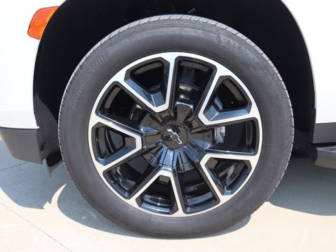 Used 2023 Chevrolet Tahoe RST w/ Luxury Package AWD/4WD image 33