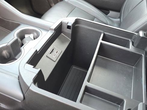 Used 2021 Chevrolet Tahoe Z71 w/ Z71 Signature Package image 30