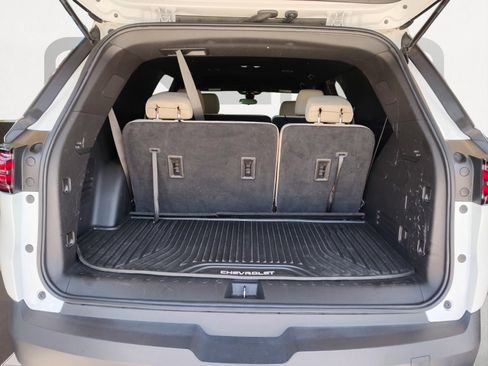 Used 2023 Chevrolet Traverse LS w/ Midnight/Sport Edition FWD image 16