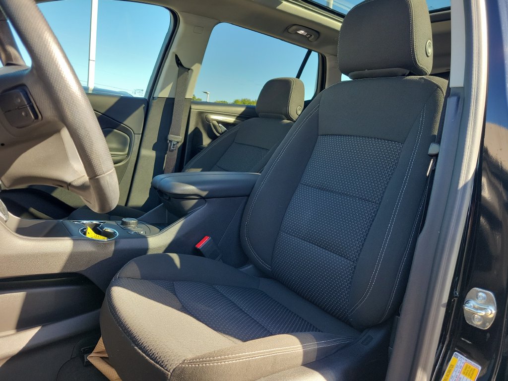 Used 2024 GMC Terrain SLE w/ Driver Convenience Package FWD image 16