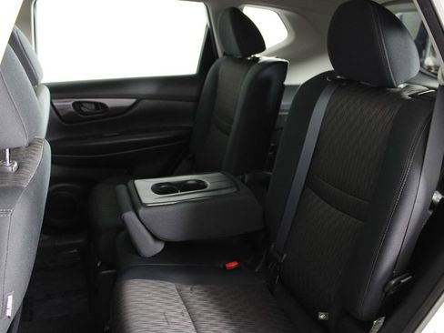 Certified 2019 Nissan Rogue S FWD image 21