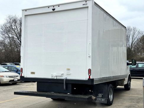 Used 2019 GMC Savana 3500 w/ Power Convenience Package image 4