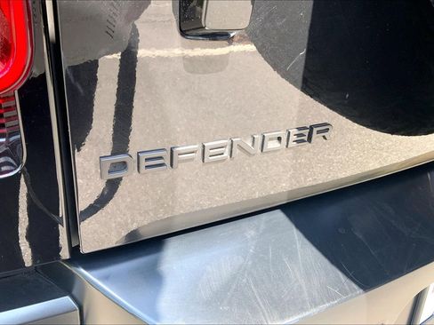 Used 2024 Land Rover Defender 110 S AWD/4WD image 9
