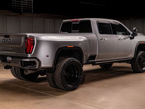 Used 2026 GMC Sierra 3500 Denali w/ Denali Reserve Package AWD/4WD image 10