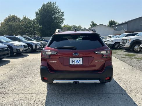 Used 2025 Subaru Outback Limited AWD/4WD image 47