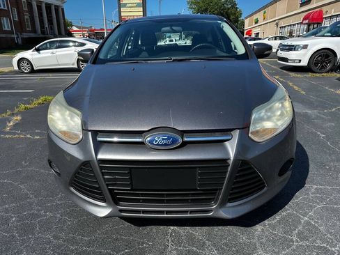 Used 2014 Ford Focus SE FWD image 2
