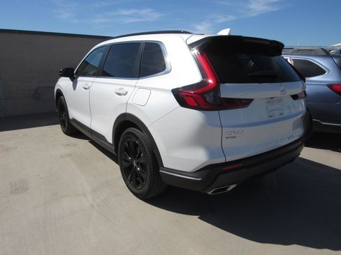 Used 2024 Honda CR-V Sport Touring image 4