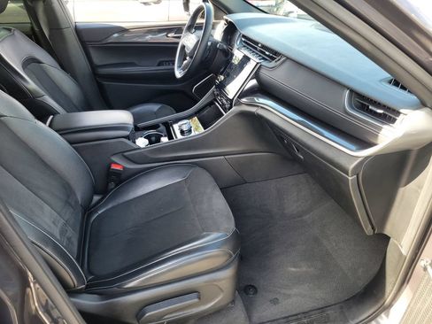 Used 2022 Jeep Grand Cherokee Altitude RWD image 17