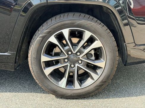 Used 2022 Jeep Grand Cherokee L Overland w/ Advanced Protech Group III AWD/4WD image 27