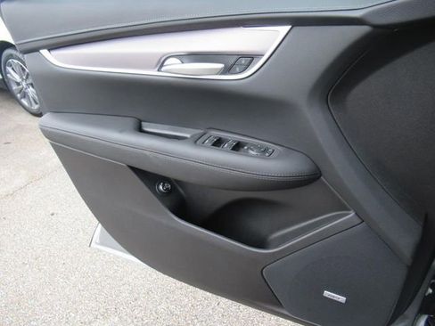 New 2025 Cadillac XT5 Luxury image 24