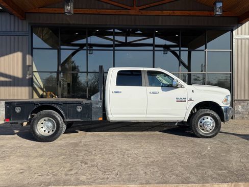 Used 2018 RAM 3500 Laramie w/ Cold Weather Group image 7