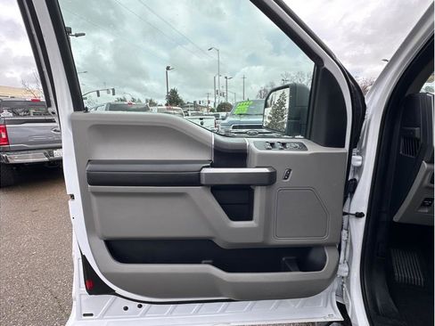 Used 2019 Ford F150 XLT w/ Trailer Tow Package image 13