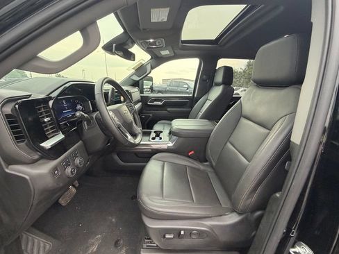 Used 2025 Chevrolet Silverado 2500 LTZ w/ Trail Boss Package AWD/4WD image 3
