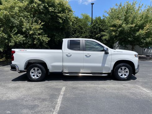 Used 2020 Chevrolet Silverado 1500 LT w/ Trailering Package AWD/4WD image 10