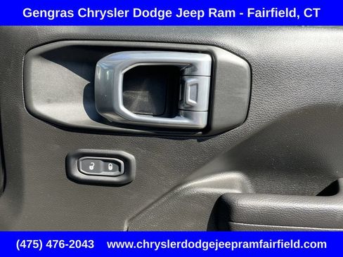 Used 2024 Jeep Wrangler Unlimited w/ Convenience Group AWD/4WD image 10
