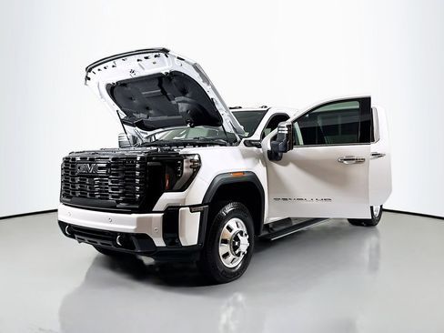 Used 2025 GMC Sierra 3500 Denali Ultimate image 27