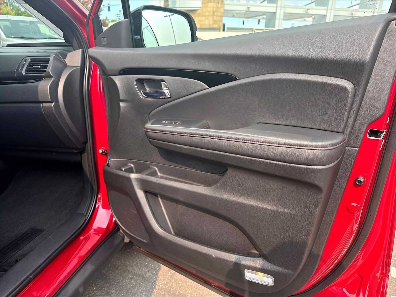 Used 2025 Honda Ridgeline Black Edition image 25