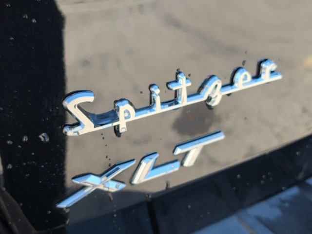 Used 2023 Ford Explorer XLT AWD/4WD image 39